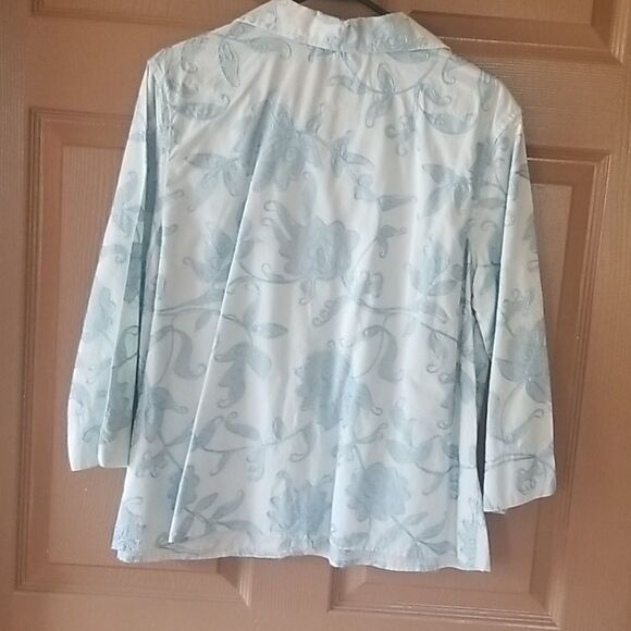 4@30.00 or 20.00:LADIES Blouse by GISELLA - Picture 3 of 16